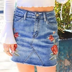 NEW Stretchy floral denim skirt